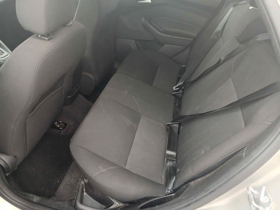 Used 2015 Ford Focus SE FWD image 11