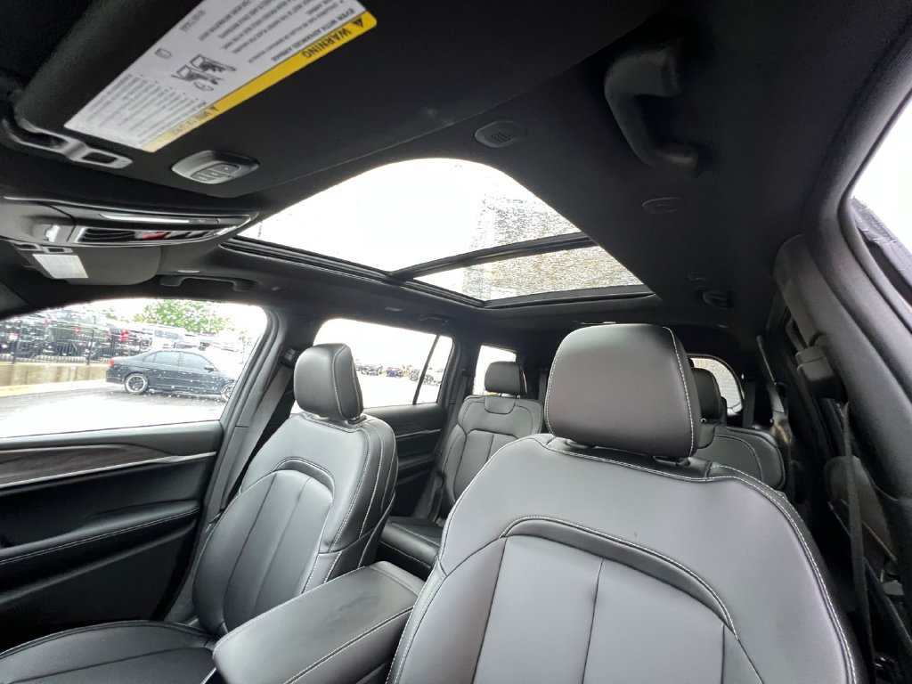 New 2027 Jeep Grand Cherokee L Limited RWD image 7