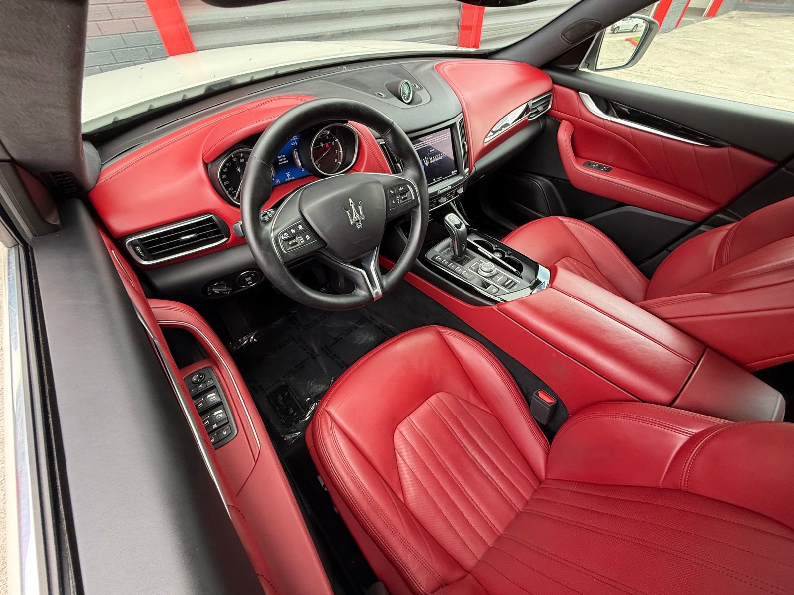 Used 2019 Maserati Levante image 27