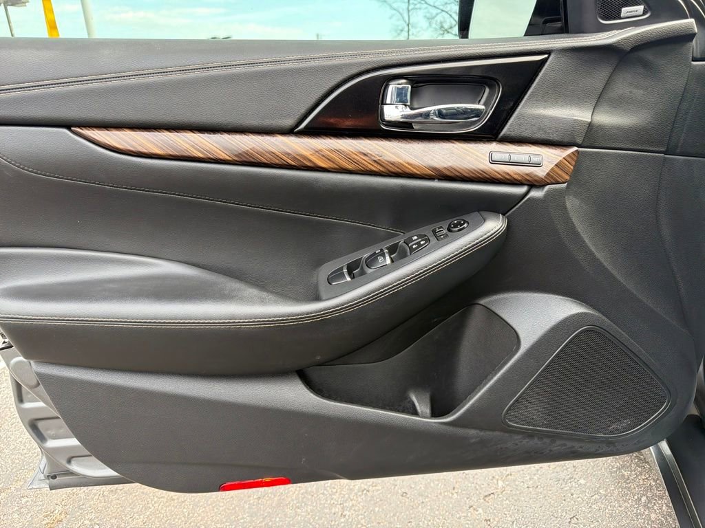 Used 2017 Nissan Maxima Platinum image 12