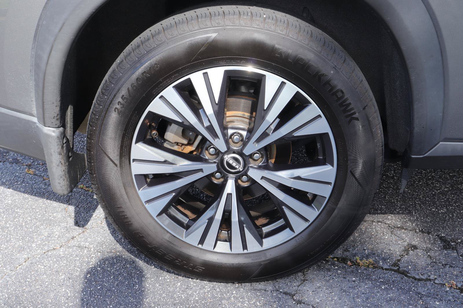 Used 2023 Nissan Rogue SV FWD image 38