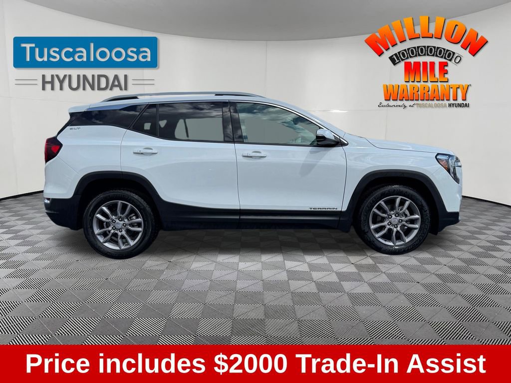 Used 2024 GMC Terrain SLT image 2