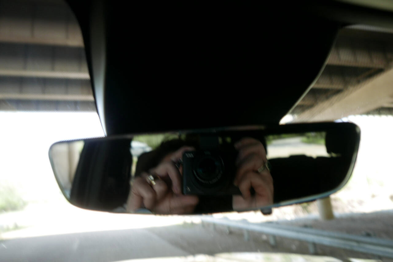 Used 2025 Chevrolet Suburban High Country image 17