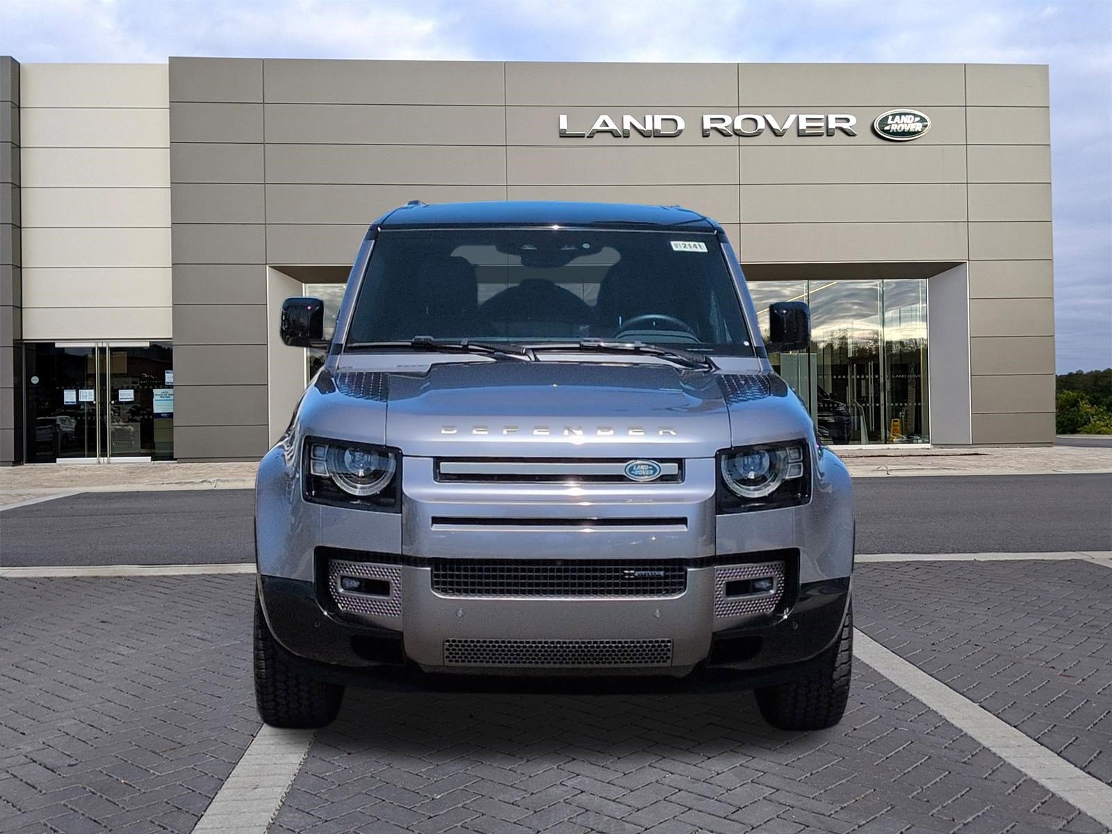 Certified 2023 Land Rover Defender 110 X-Dynamic SE AWD/4WD image 2