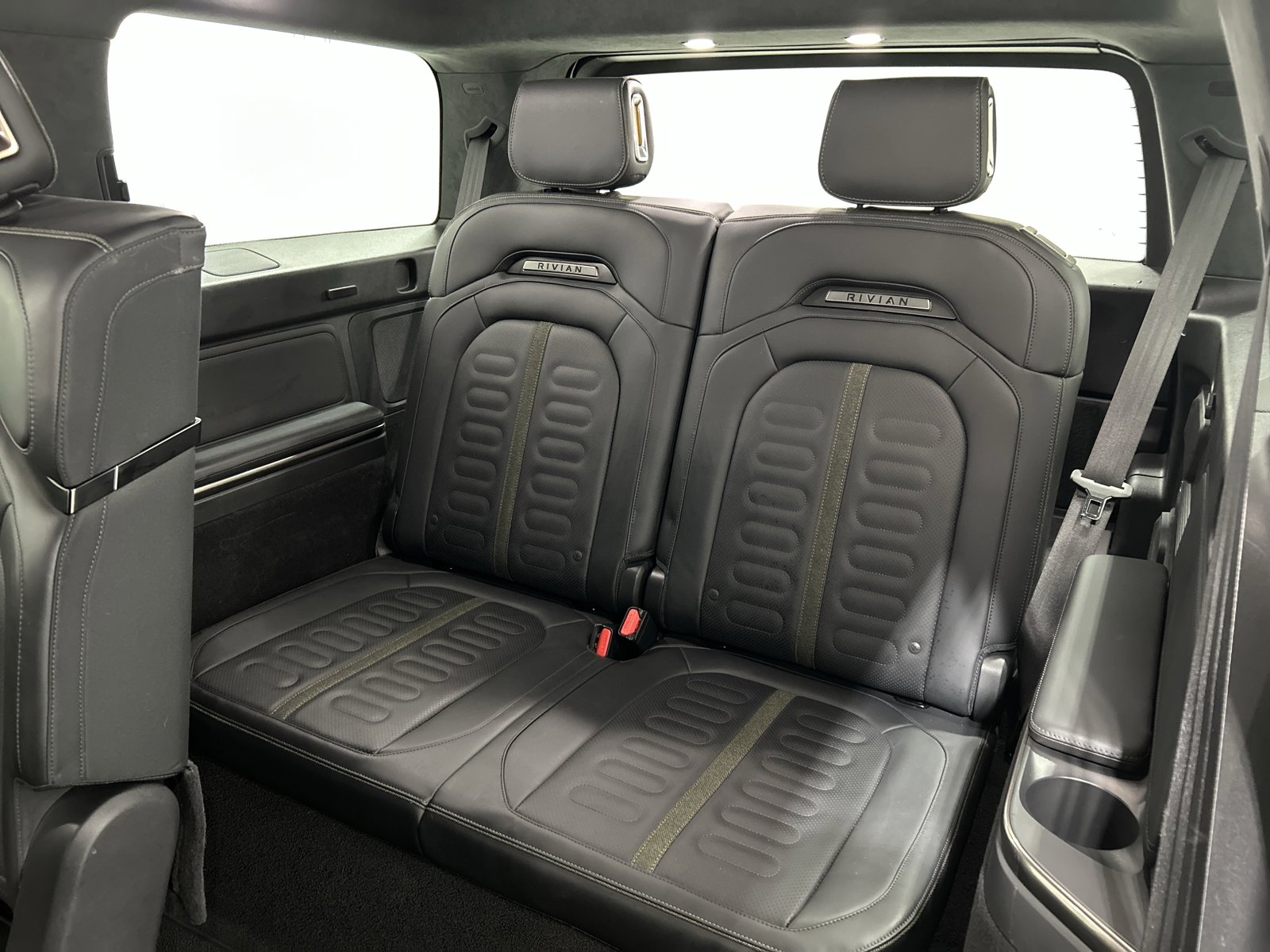 Used 2024 Rivian R1S Adventure AWD/4WD image 22