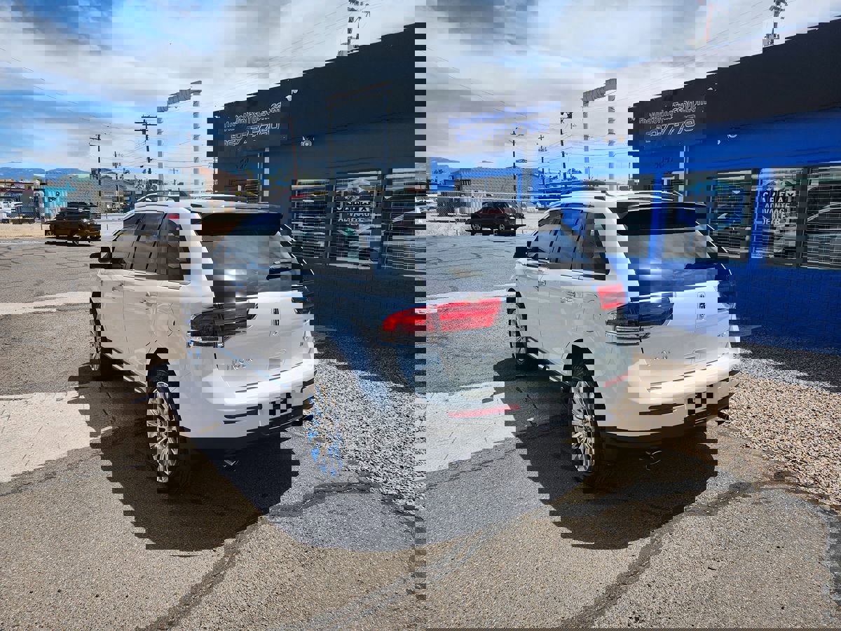 Used 2015 Lincoln MKX FWD w/ Equipment Group 101A image 5