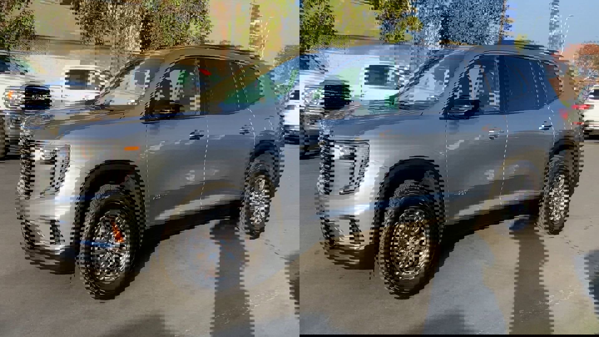 Used 2025 GMC Acadia Elevation image 5