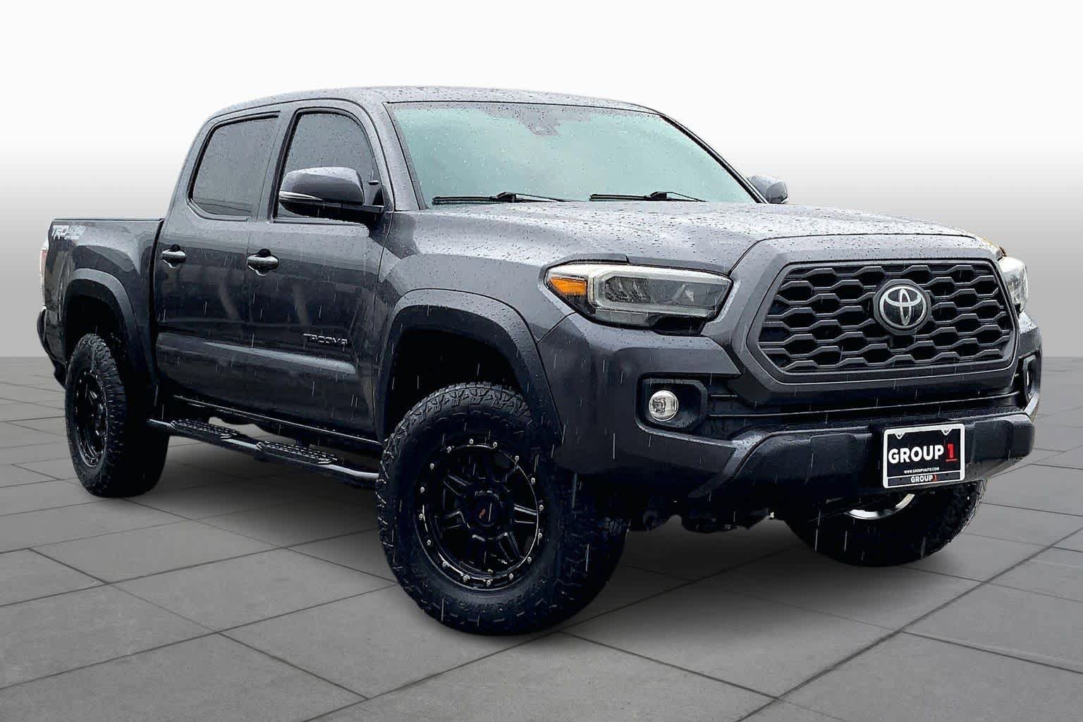 Used 2022 Toyota Tacoma TRD Off-Road AWD/4WD image 3