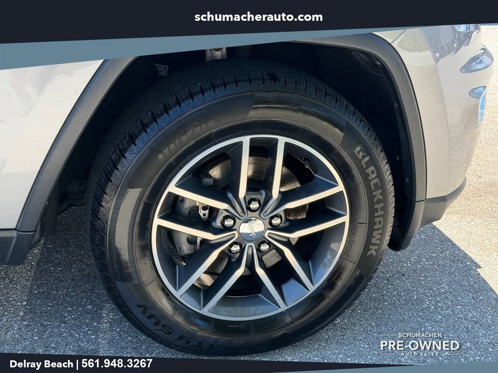 Used 2018 Jeep Grand Cherokee Limited AWD/4WD image 9