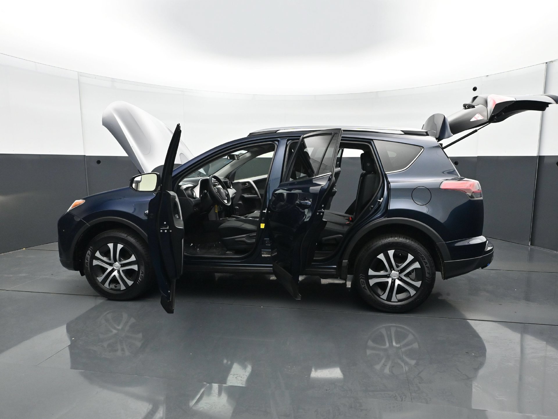 Used 2017 Toyota RAV4 LE w/ All Weather Liner Package FWD image 30
