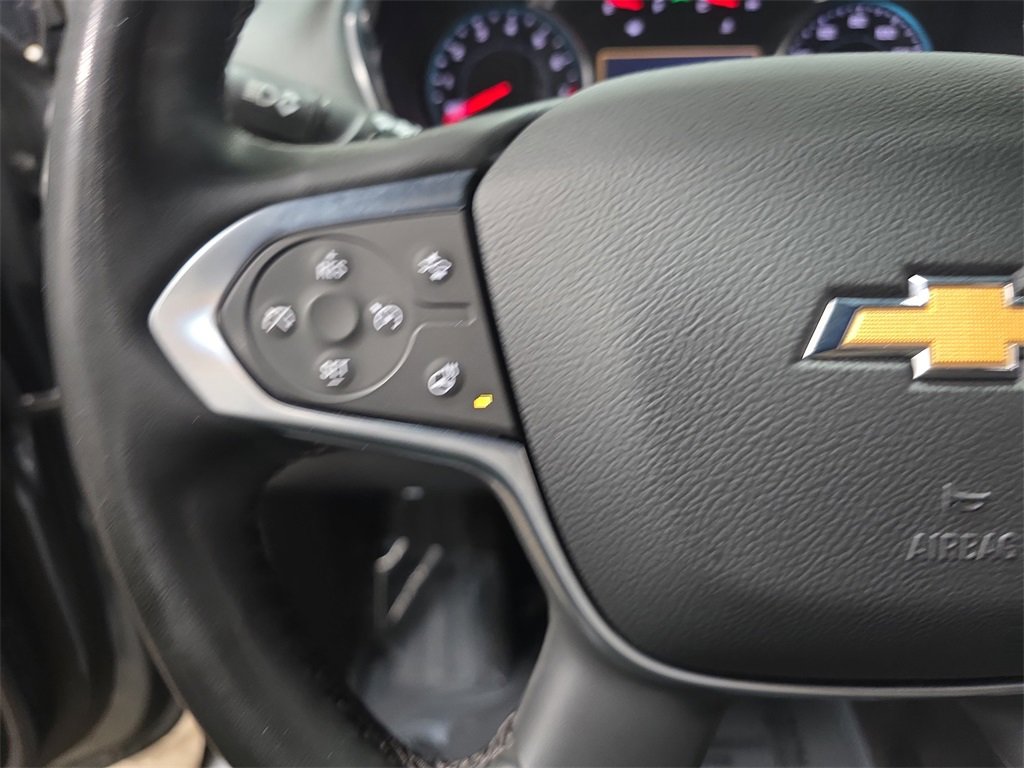 Used 2023 Chevrolet Traverse LT w/ Rear Camera Mirror Package image 18