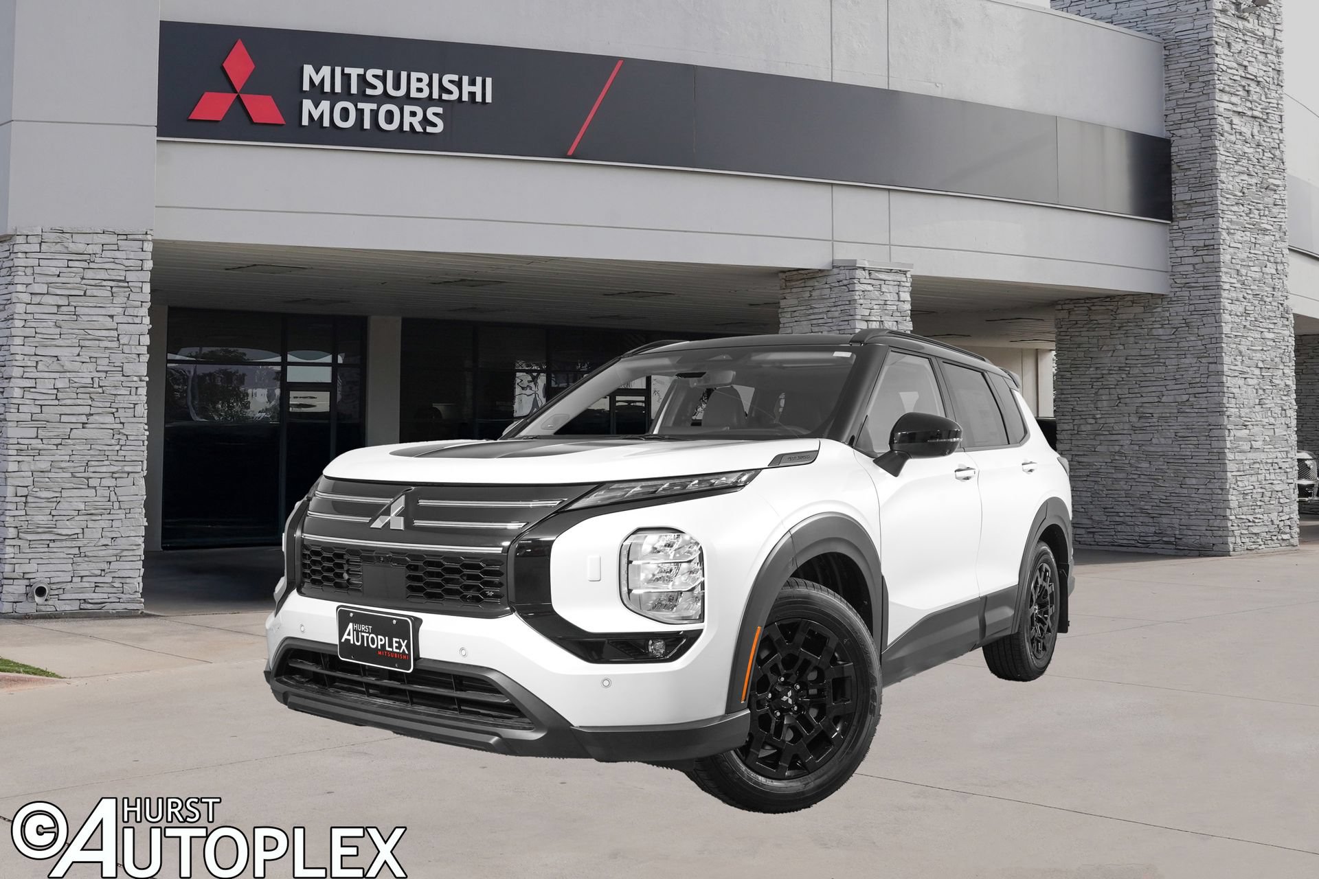 New 2026 Mitsubishi Outlander AWD image 1