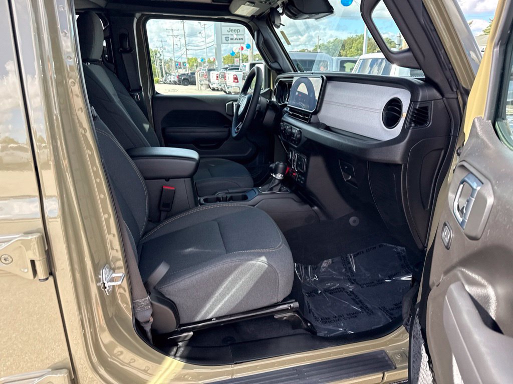 Certified 2025 Jeep Wrangler Unlimited Sport AWD/4WD image 25