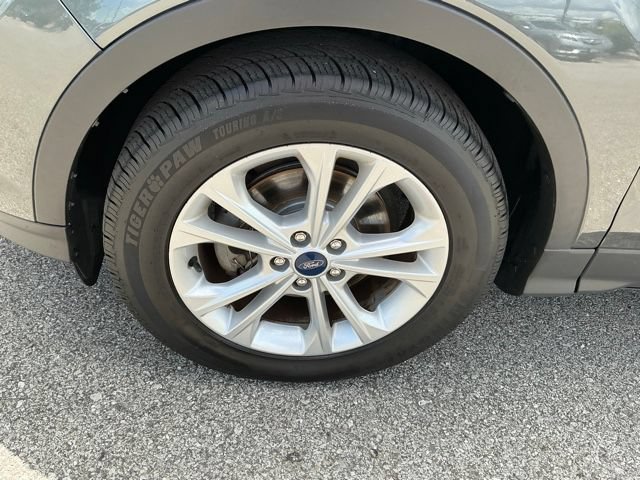 Used 2019 Ford Escape SEL FWD image 11