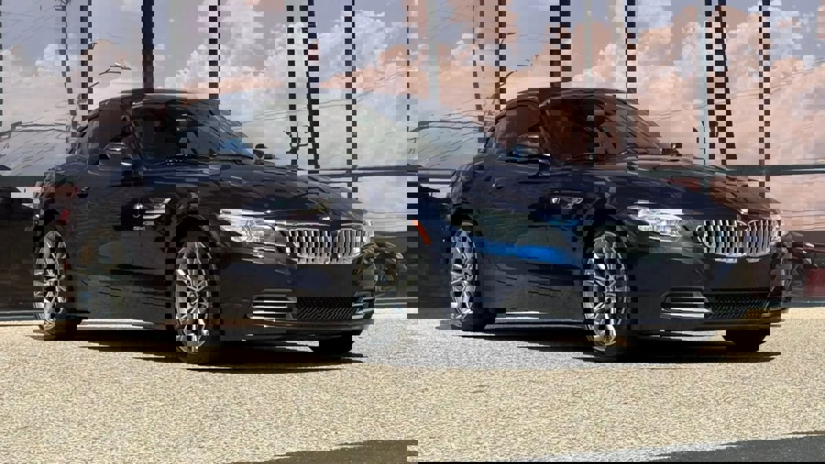 Used 2014 BMW Z4 sDrive35i RWD image 25