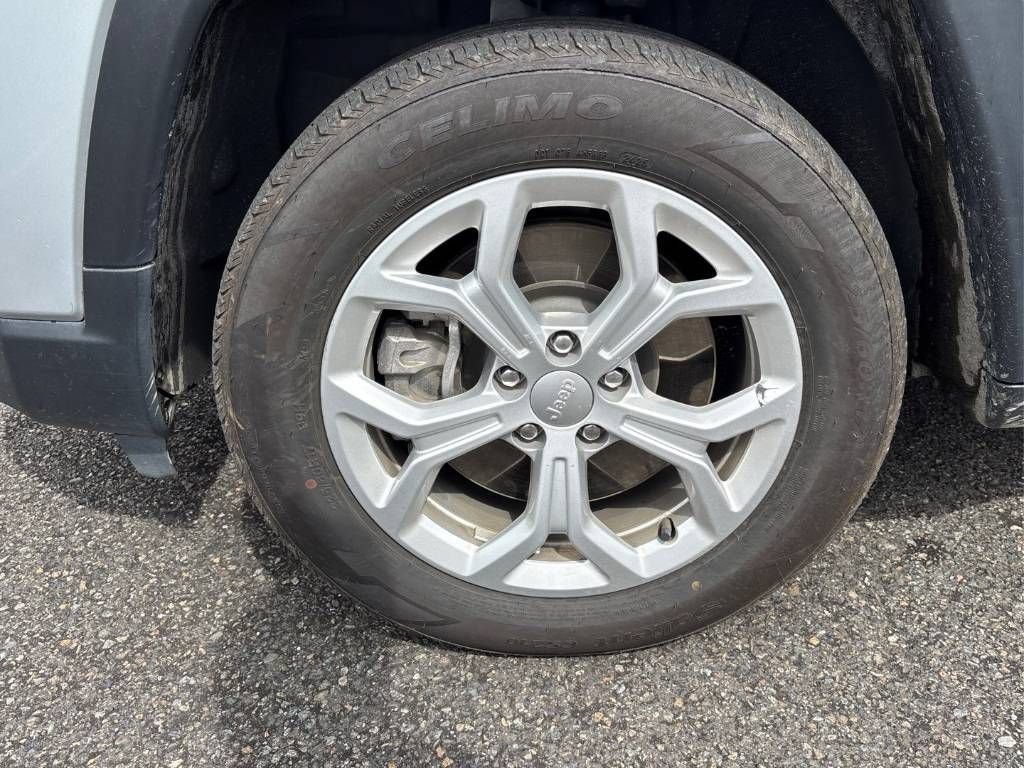 Used 2024 Jeep Compass Latitude AWD/4WD image 14