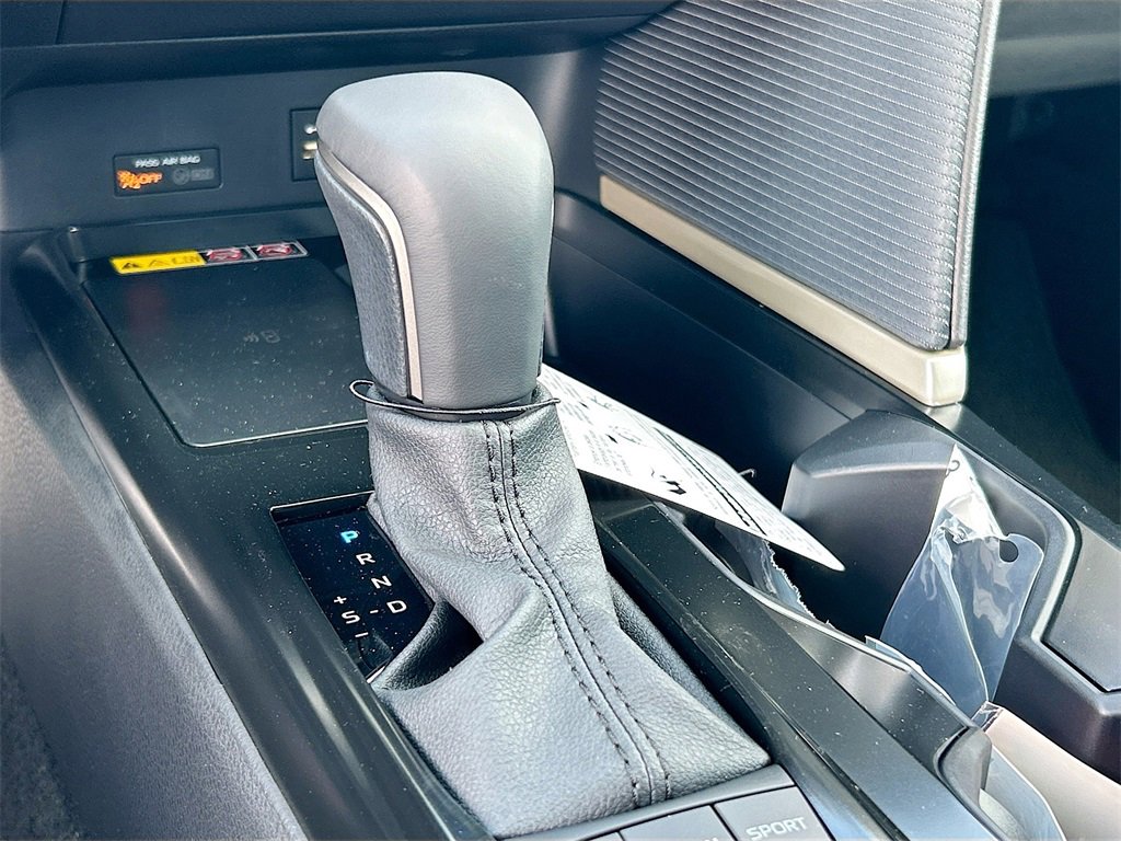 New 2025 Toyota Camry SE image 17