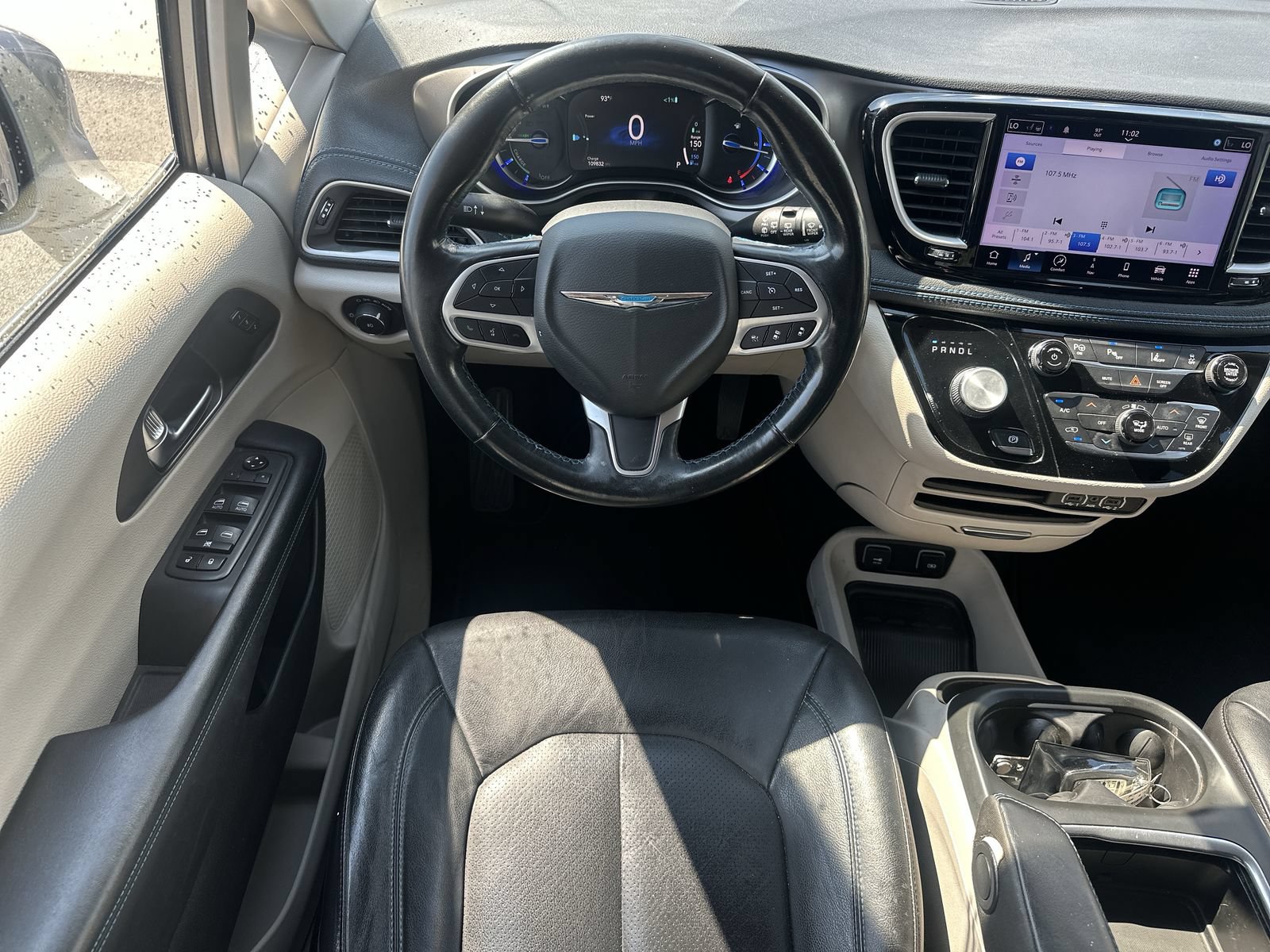 Used 2021 Chrysler Pacifica Touring-L FWD image 17