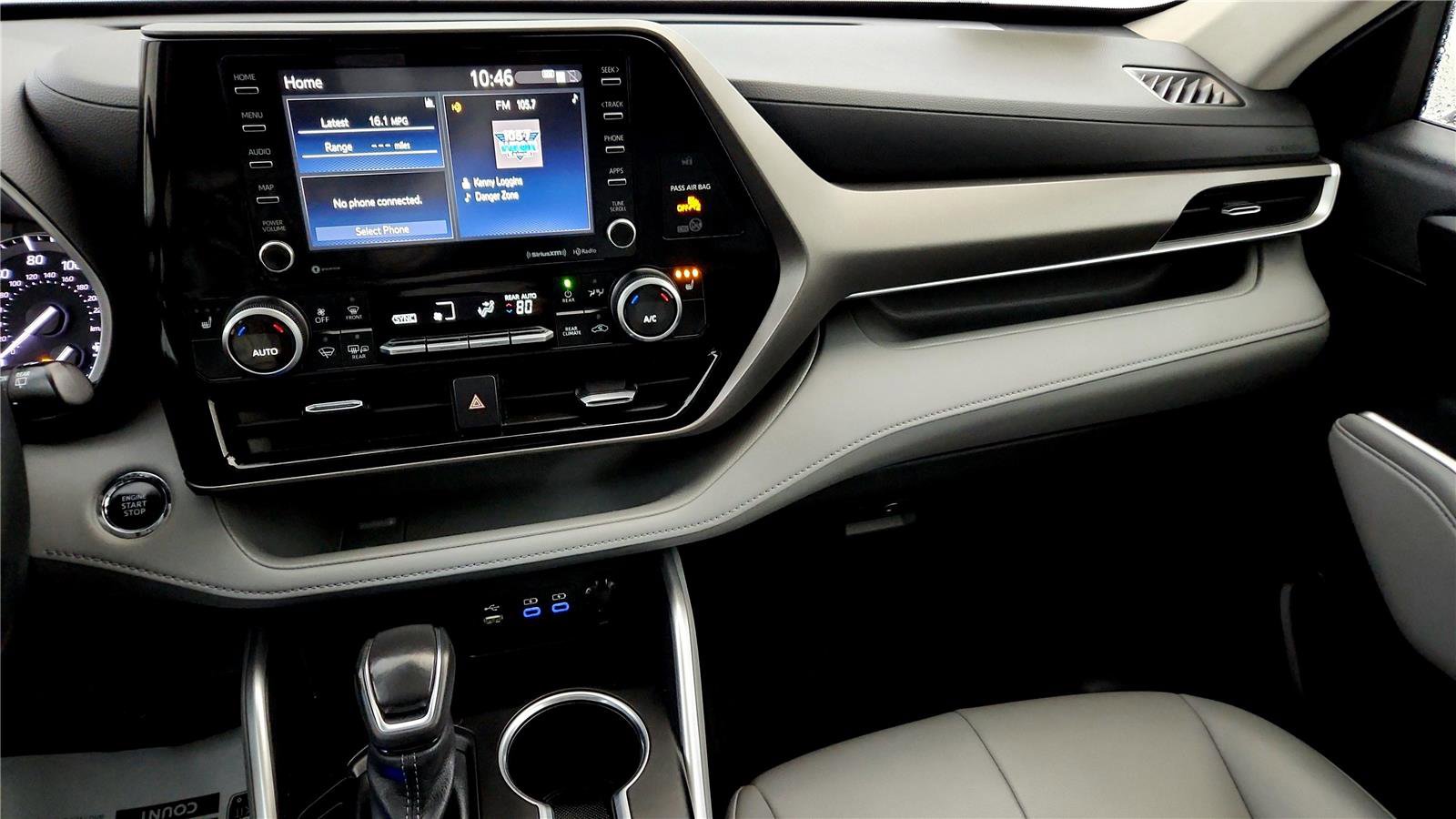 Used 2022 Toyota Highlander XLE image 31