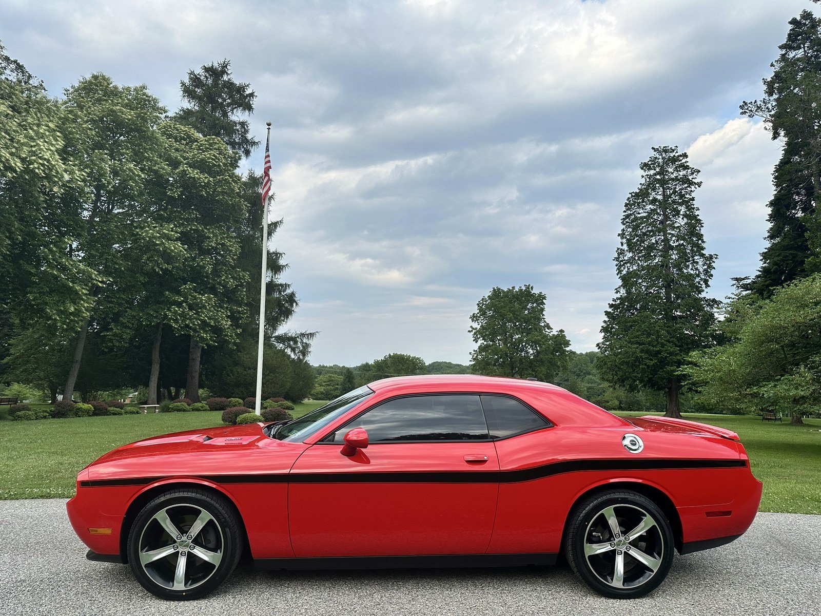 Used 2014 Dodge Challenger R/T w/ Electronics Convenience Group RWD image 6