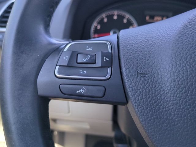 Used 2015 Volkswagen Eos Komfort FWD image 29