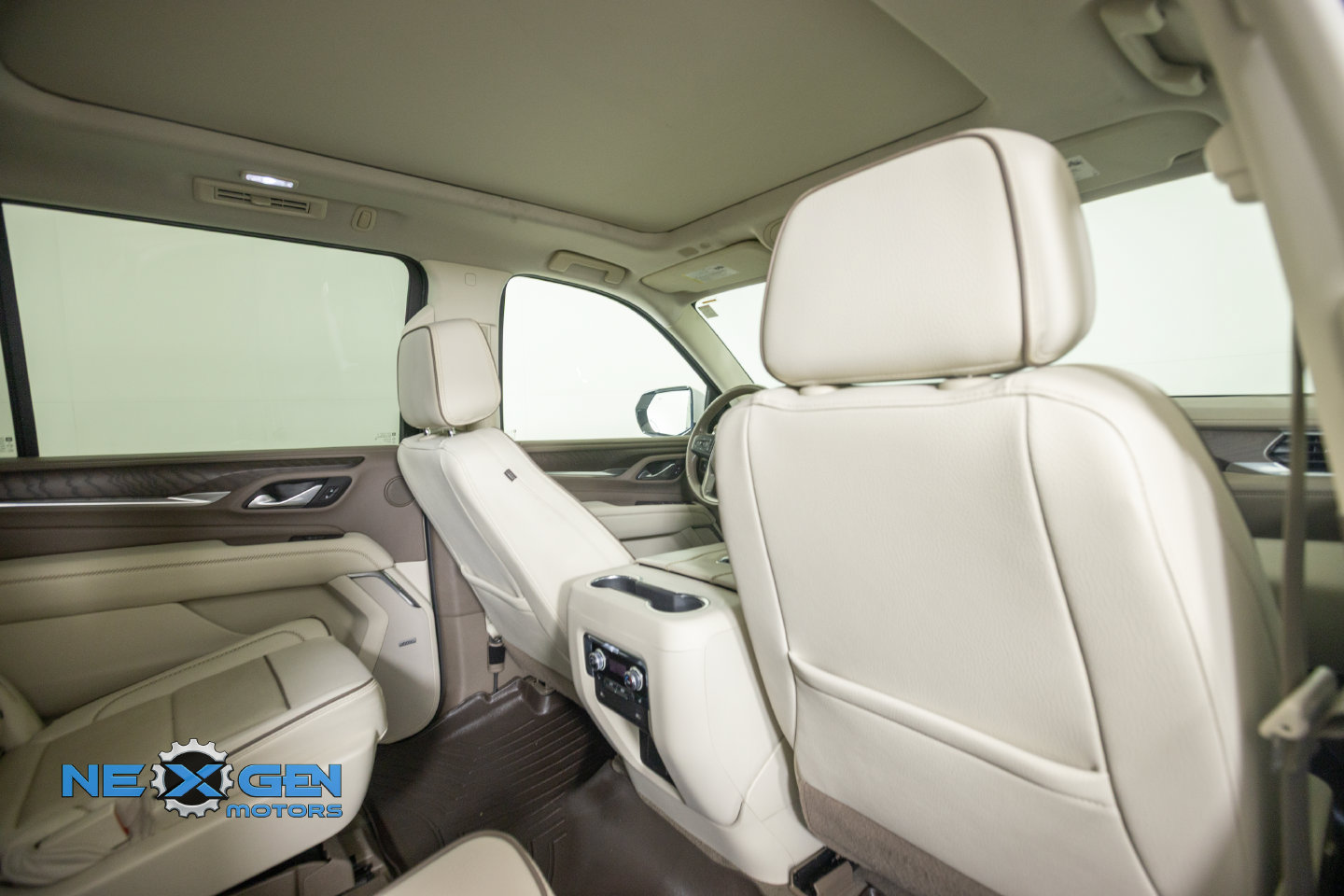 Used 2022 GMC Yukon XL Denali AWD/4WD image 41