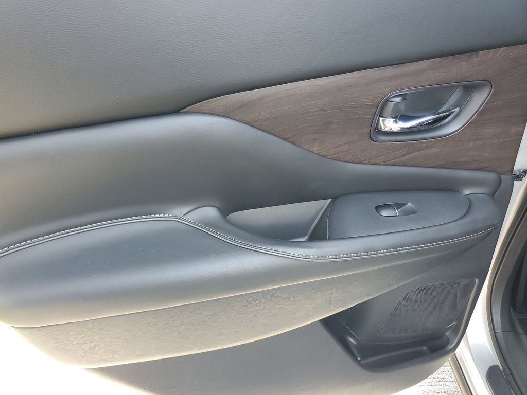 Used 2020 Nissan Murano Platinum w/ Cargo Package AWD/4WD image 13