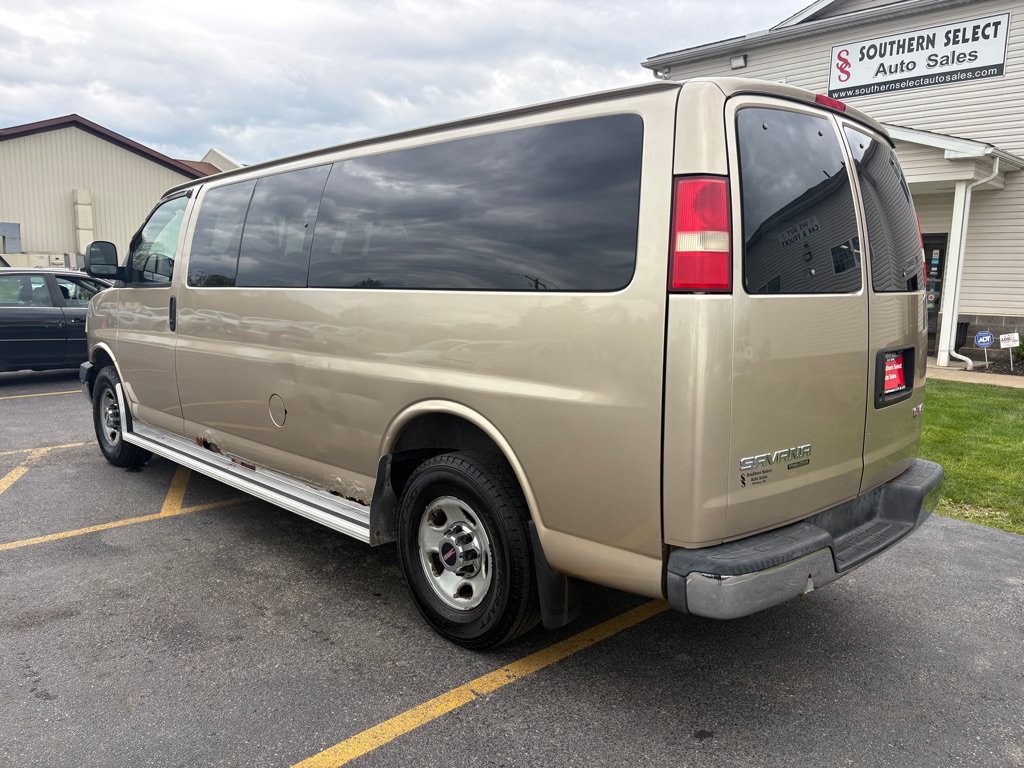 Used 2008 GMC Savana 3500 Extended Passenger w/ LT Preferred Equipment Group RWD image 8