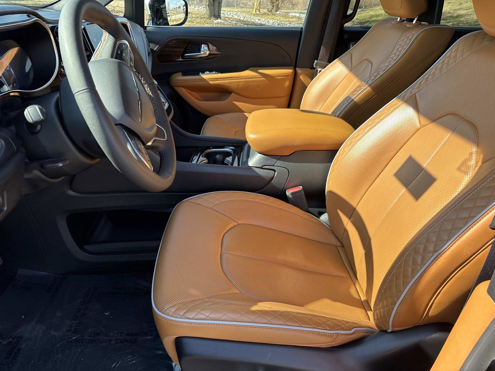 Used 2023 Chrysler Pacifica Pinnacle image 15