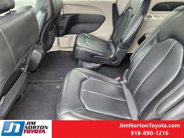 Used 2024 Chrysler Pacifica Touring-L image 31