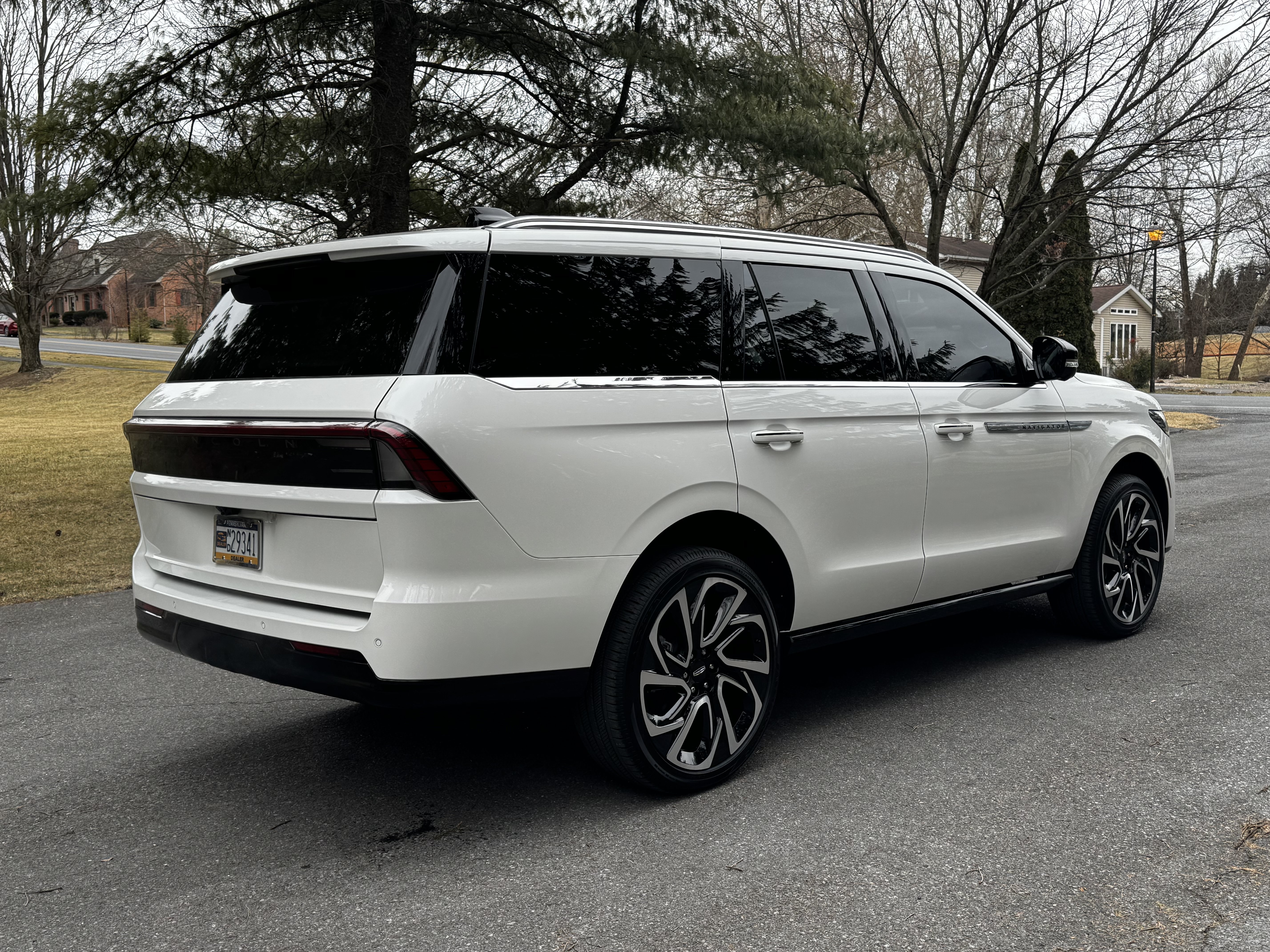 Used 2026 Lincoln Navigator Reserve AWD/4WD image 8