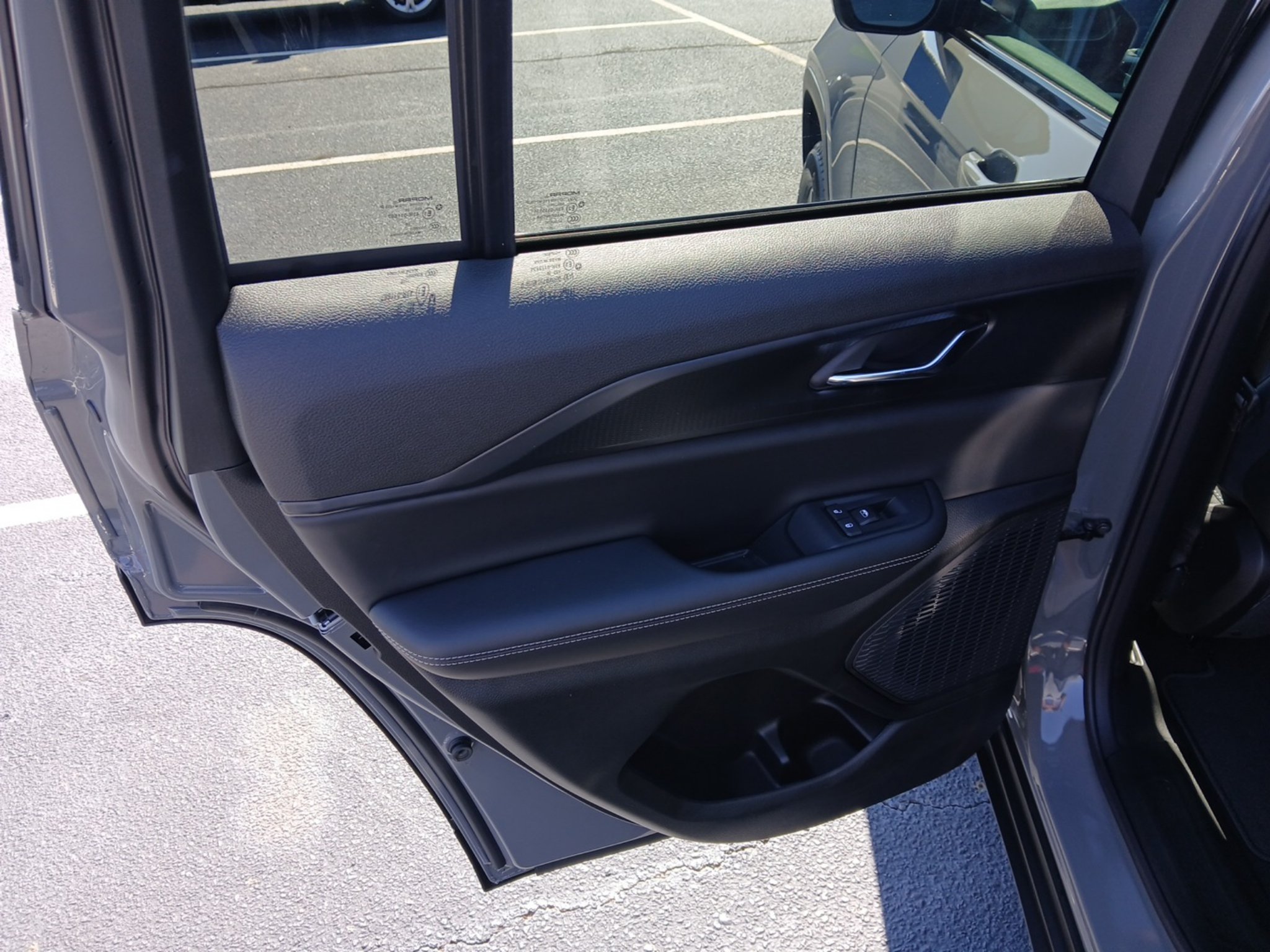 New 2027 Jeep Grand Cherokee Laredo X RWD image 25