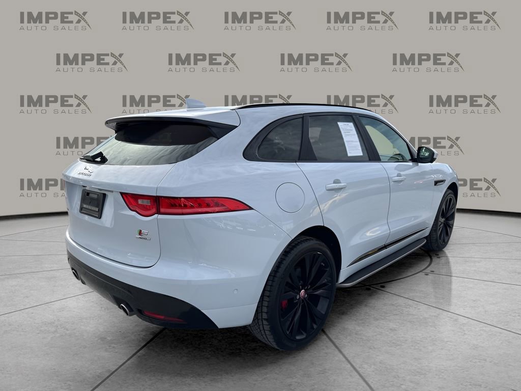 Used 2018 Jaguar F-PACE S image 5