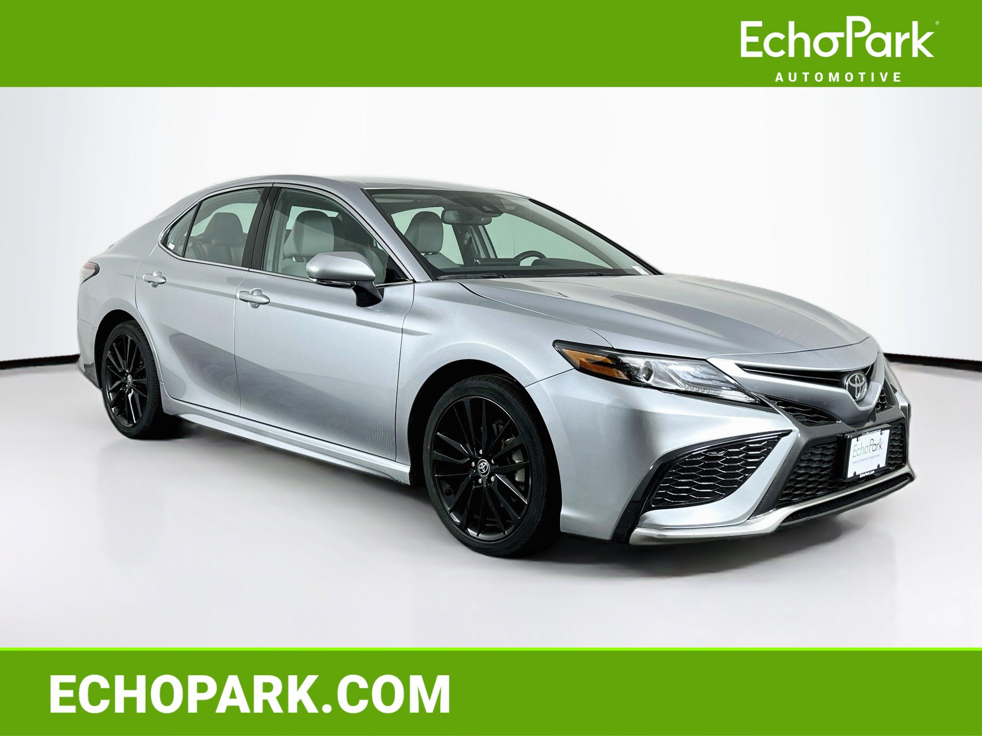 Used 2024 Toyota Camry XSE FWD image 1