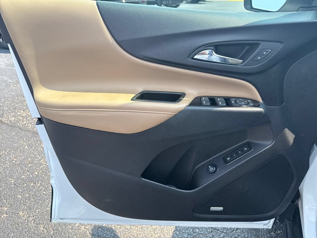 Used 2023 Chevrolet Equinox Premier AWD/4WD image 12
