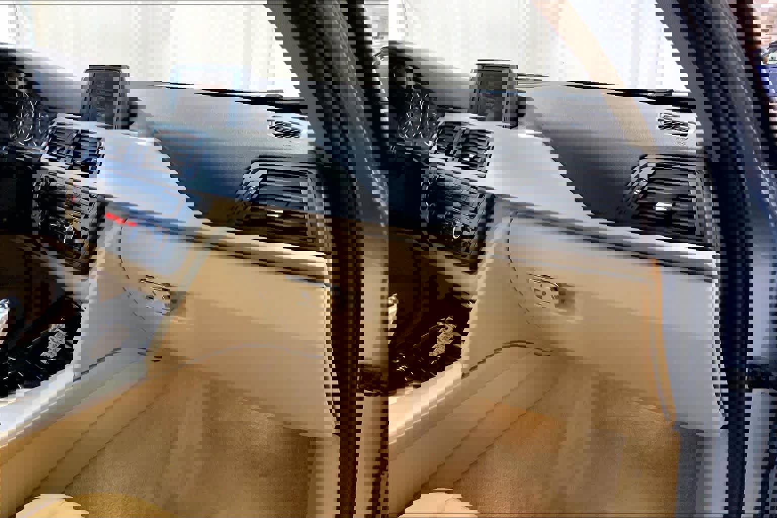 Used 2015 BMW 320i Sedan image 19