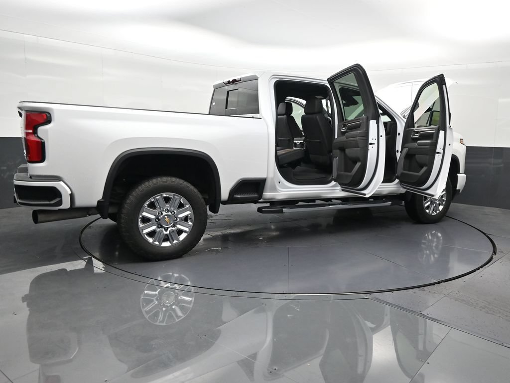 Used 2024 Chevrolet Silverado 2500 High Country AWD/4WD image 32