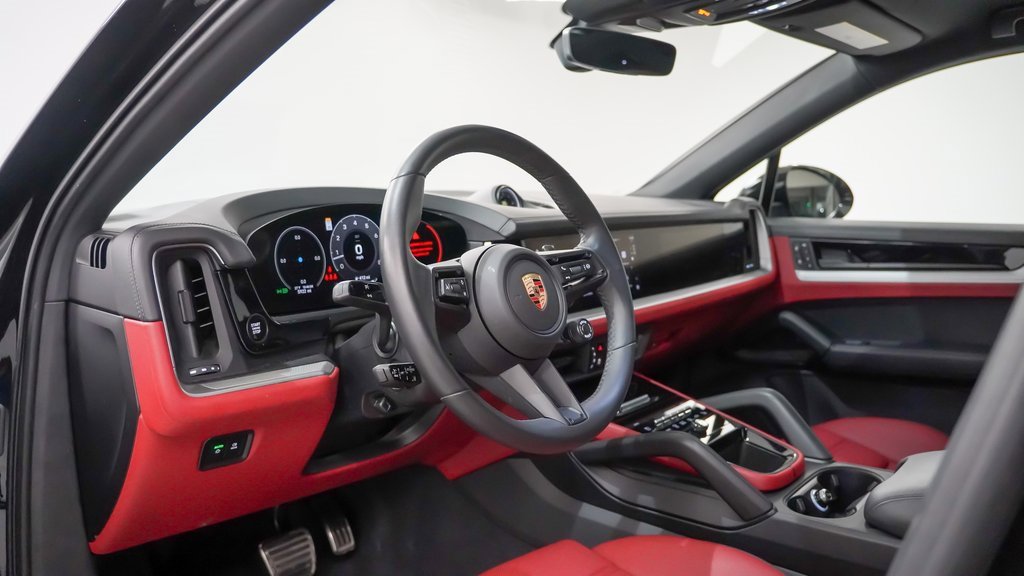 New 2025 Porsche Cayenne S image 4