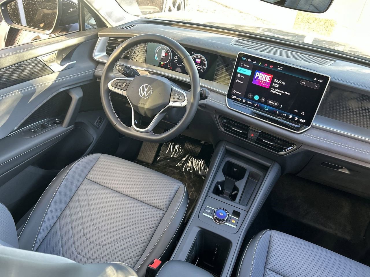 New 2026 Volkswagen Tiguan SE image 10