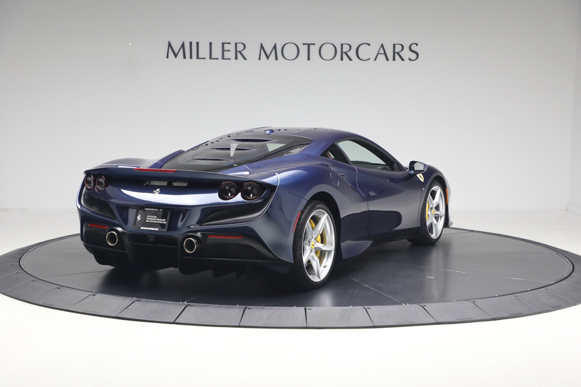 Certified 2022 Ferrari F8 Tributo RWD image 7