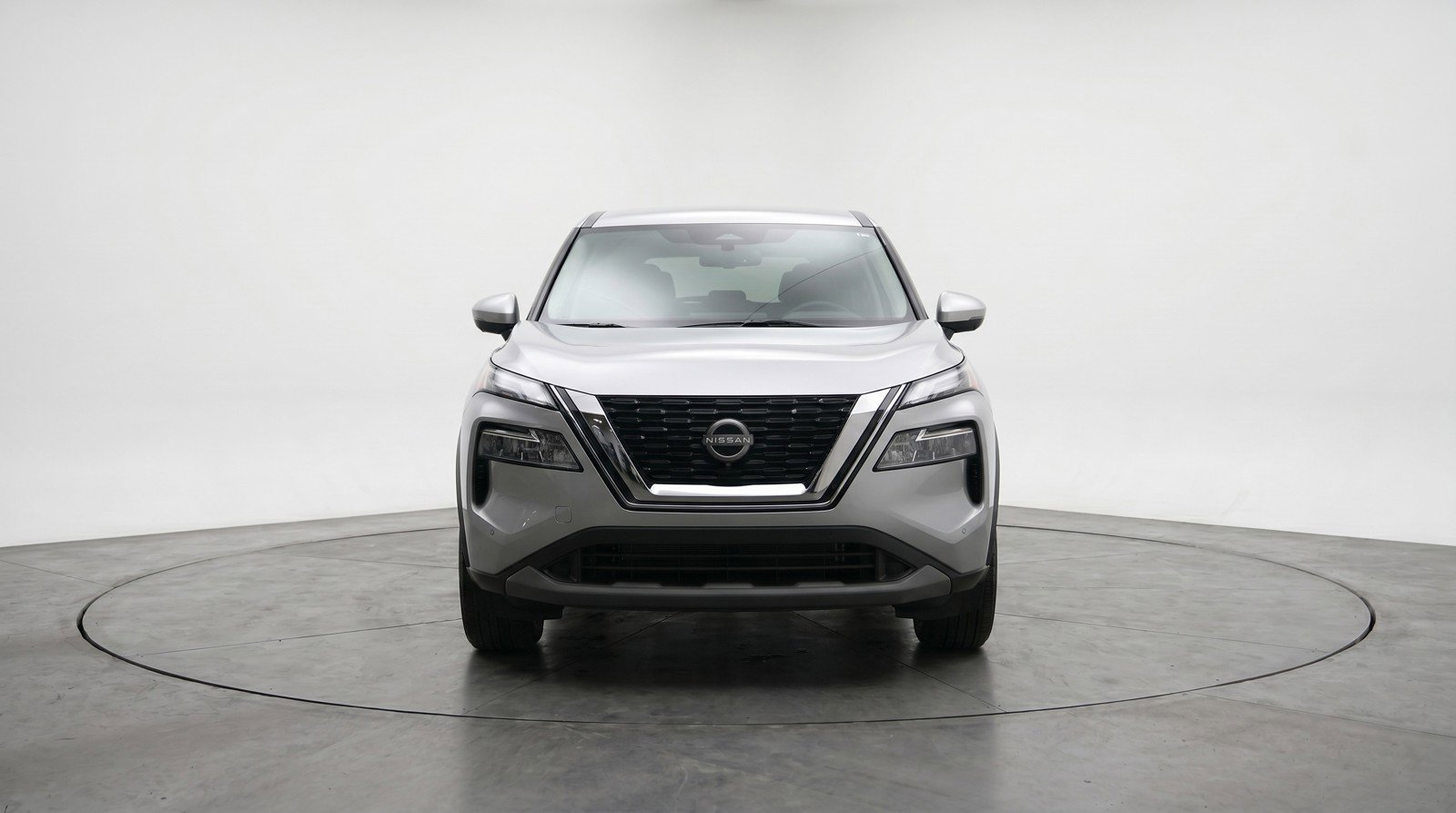Used 2025 Nissan Rogue SV FWD image 2