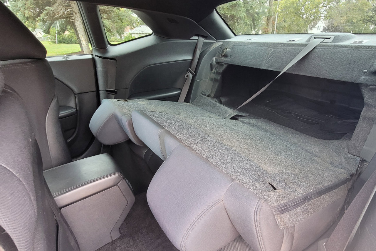 Used 2014 Dodge Challenger SXT image 20