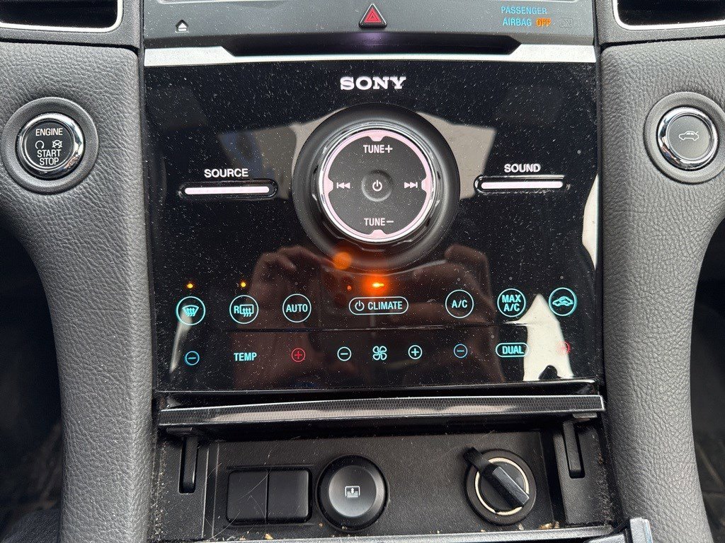 Used 2017 Ford Taurus SHO image 22