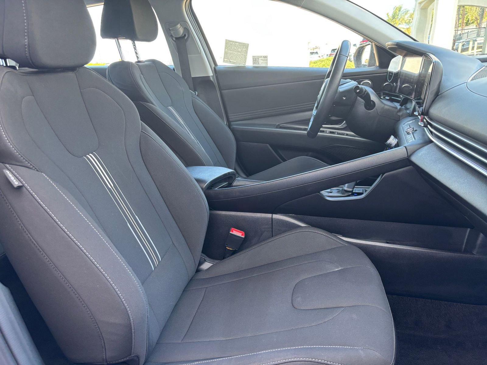 Used 2025 Hyundai Elantra SEL FWD image 37