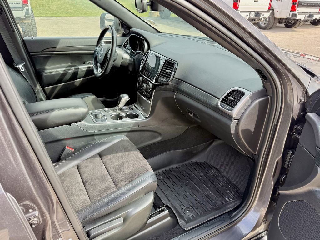 Used 2020 Jeep Grand Cherokee Laredo w/ Quick Order Package 2BN North image 19