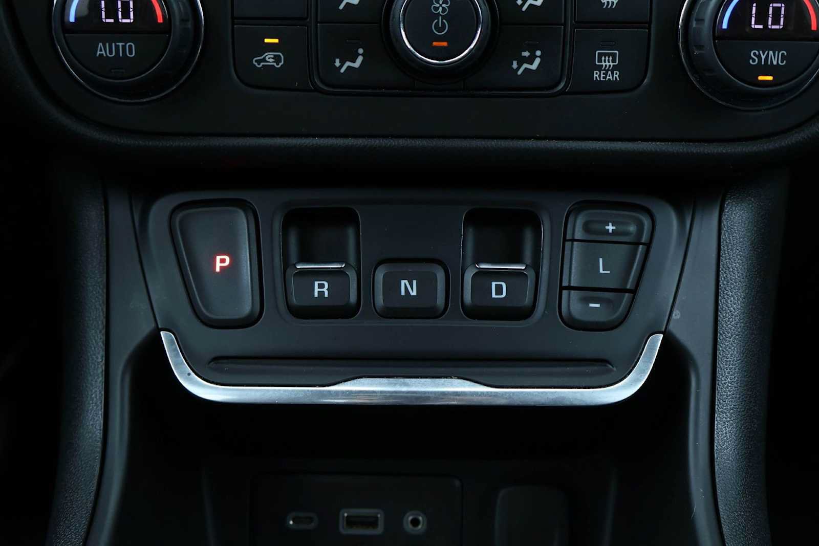 Used 2020 GMC Terrain SLE w/ Driver Convenience Package FWD image 17