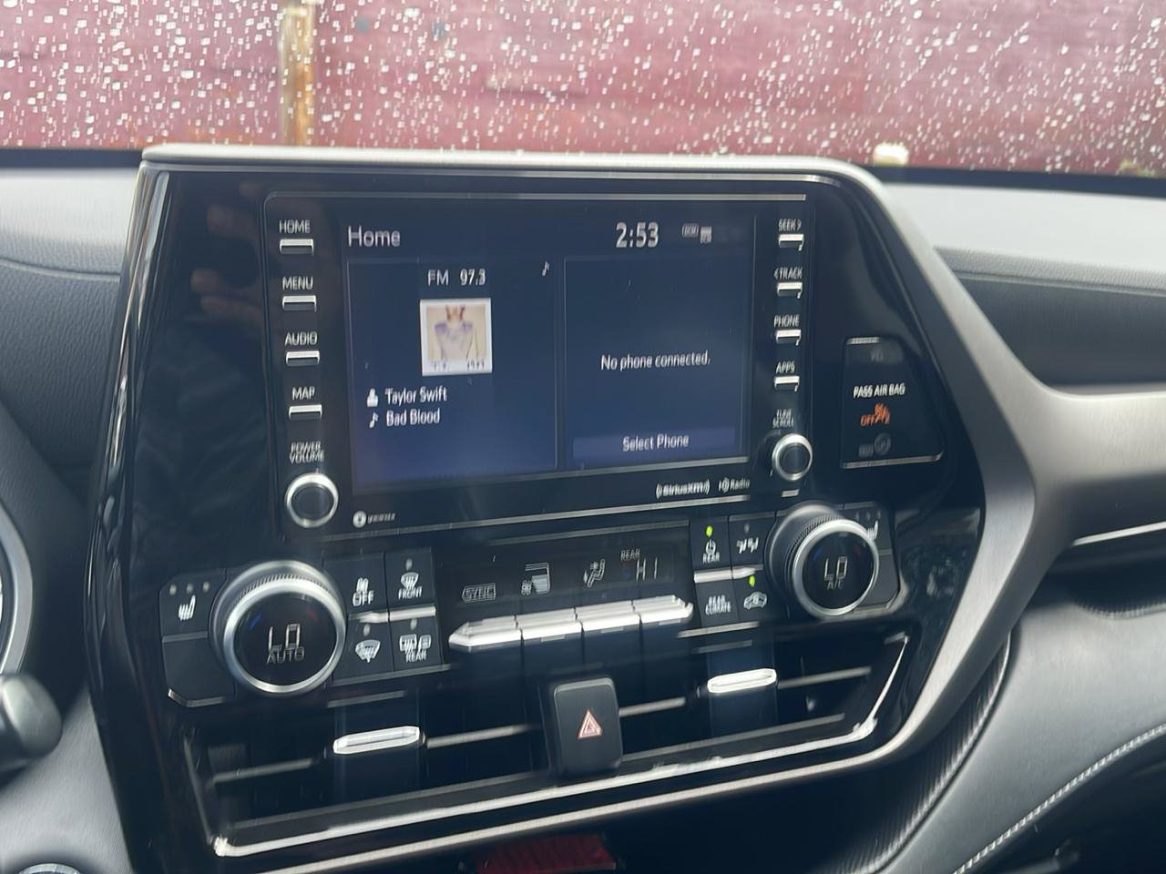 Used 2022 Toyota Highlander XLE AWD/4WD image 13