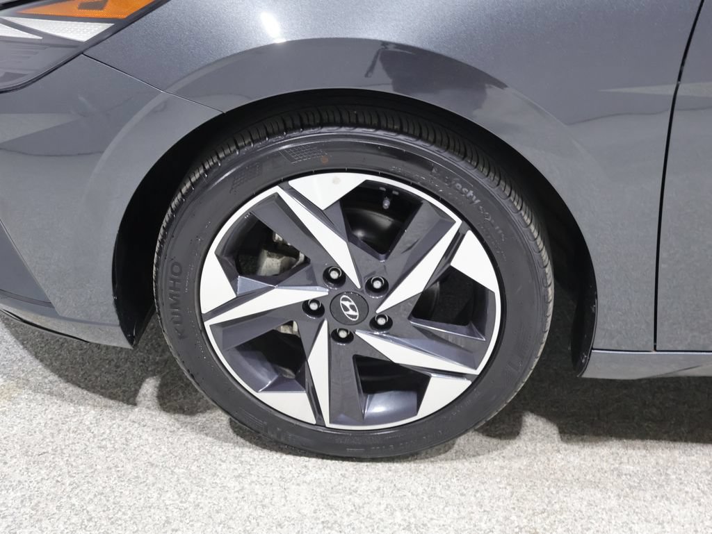 Used 2023 Hyundai Elantra SEL w/ Convenience Package FWD image 9