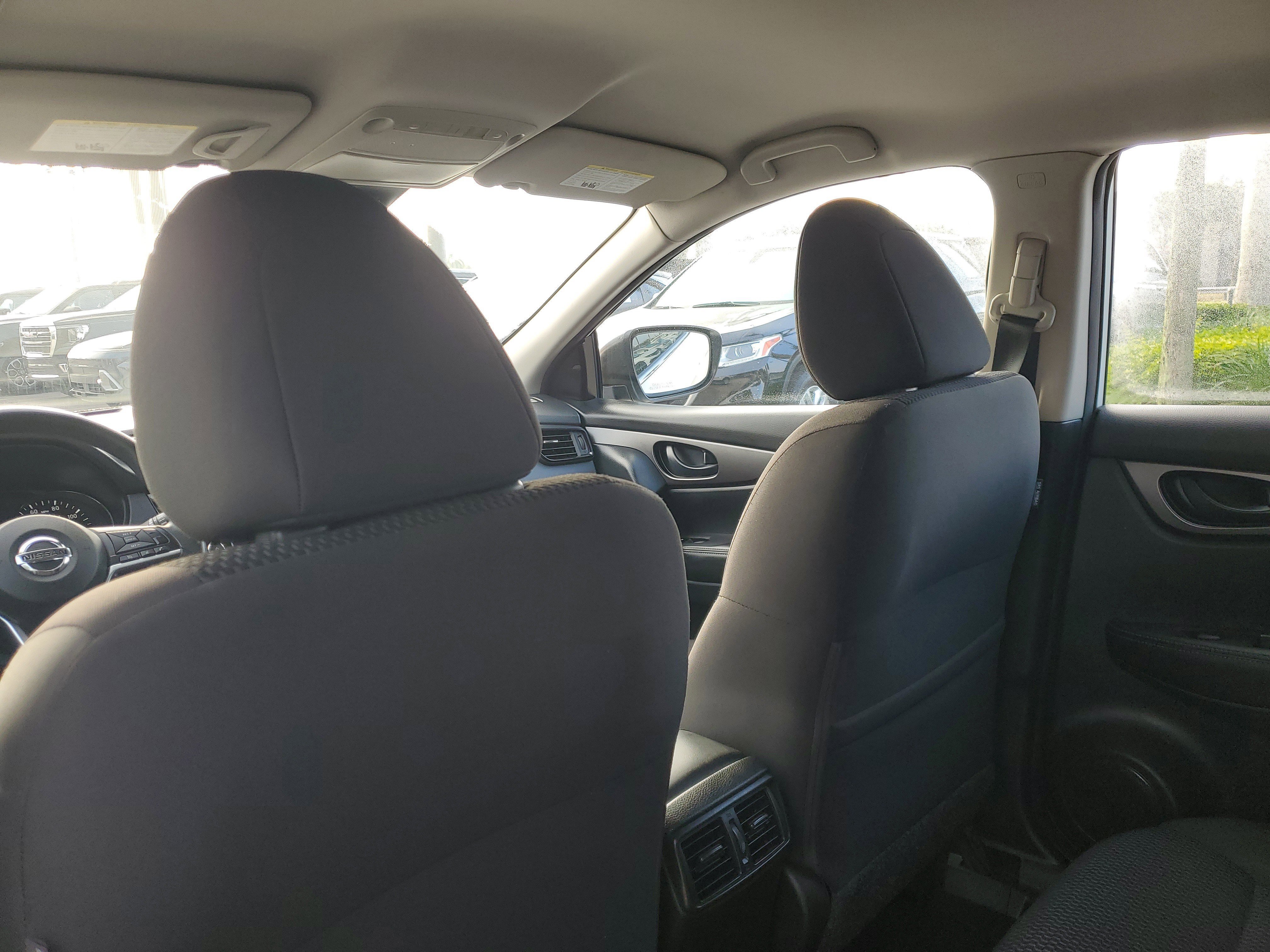 Used 2020 Nissan Rogue Sport S image 14