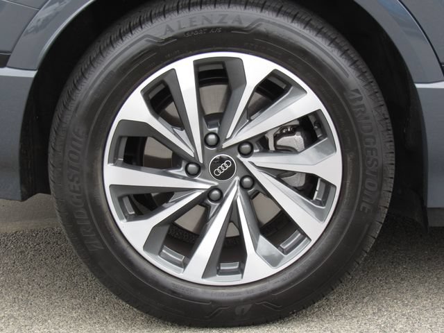 Used 2025 Audi Q6 e-tron Prestige AWD/4WD image 37